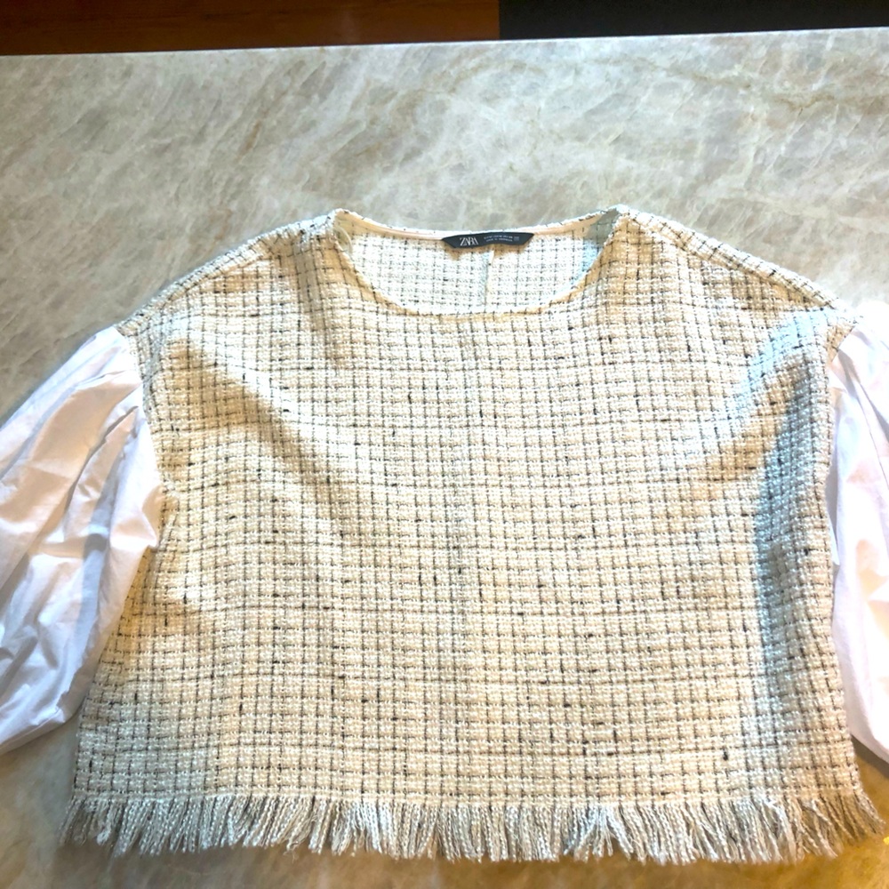 ZARA woman’s size M Top with cotton sleeves.